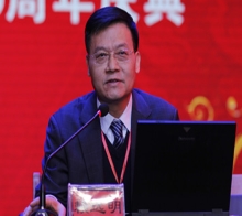 中國科學(xué)院院士、西北生態(tài)環(huán)境資源研究院常務(wù)副院長、我國著名寒區(qū)土木工程專家、博士生導(dǎo)師賴遠(yuǎn)明教授就“寒區(qū)道路熱學(xué)特性分析方法和凍害防治技術(shù)”?與嘉賓、校友和師生分享了自己獨(dú)特的見解