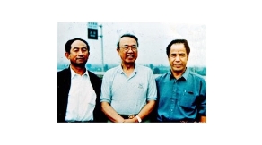 楊金泉、劉俊謙與聯(lián)合國副秘書長的合影