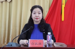 黨委副書記、院長(zhǎng)　白托婭